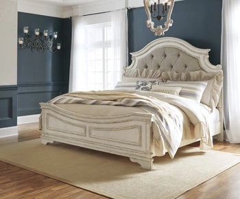 Realyn Upholstered Bedroom Set